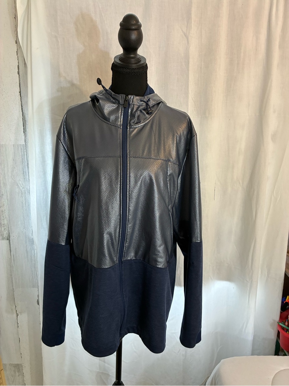 Under Armour cold gear LG Men's Navy Hooded Zip Windbreaker Jacket